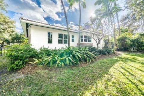 House in Miami Shores, Florida 4 bedrooms, 225.47 sq.m. № 2030714 - photo 26