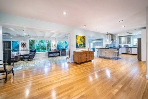 House in Miami Shores, Florida 4 bedrooms, 225.47 sq.m. № 2030714 - photo 11