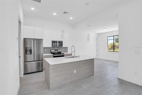 Villa ou maison à louer à Port Charlotte, Floride: 3 chambres, 160.35 m2 № 1402133 - photo 8