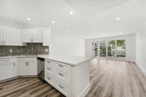 Copropriété à vendre à Fort Lauderdale, Floride: 2 chambres, 113.15 m2 № 1104628 - photo 1