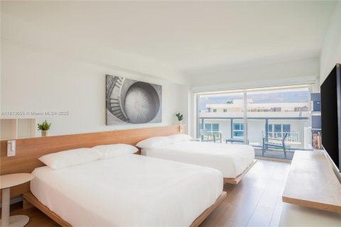 Condominio en venta en Bal Harbour, Florida, 49.89 m2 № 1761868 - foto 5