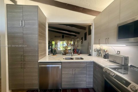 Casa en venta en Hollywood, Florida, 2 dormitorios, 92.9 m2 № 2001005 - foto 8