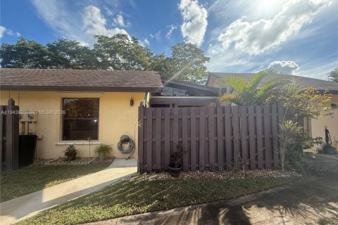 Casa en Hollywood, Florida 2 dormitorios, 92.9 m2 № 2001005