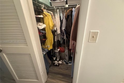 Casa en venta en Hollywood, Florida, 2 dormitorios, 92.9 m2 № 2001005 - foto 19