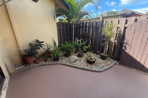 Casa en venta en Hollywood, Florida, 2 dormitorios, 92.9 m2 № 2001005 - foto 4