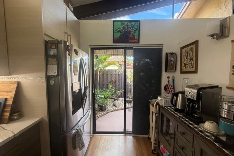 Casa en venta en Hollywood, Florida, 2 dormitorios, 92.9 m2 № 2001005 - foto 7