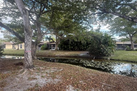 Casa en venta en Hollywood, Florida, 2 dormitorios, 92.9 m2 № 2001005 - foto 29