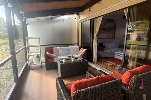 Casa en venta en Hollywood, Florida, 2 dormitorios, 92.9 m2 № 2001005 - foto 25