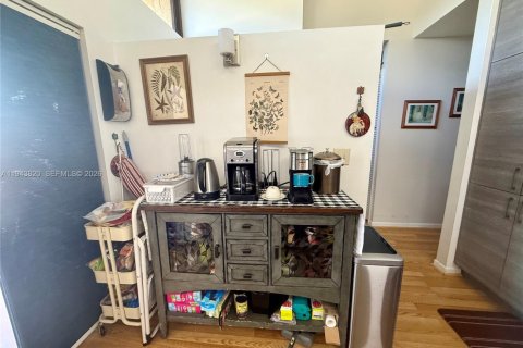 Casa en venta en Hollywood, Florida, 2 dormitorios, 92.9 m2 № 2001005 - foto 9