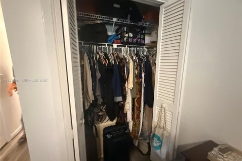 Casa en venta en Hollywood, Florida, 2 dormitorios, 92.9 m2 № 2001005 - foto 16