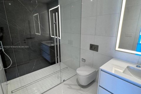 Купить кондоминиум в Майами, Флорида 1 спальня, 92.62м2, № 1714845 - фото 13