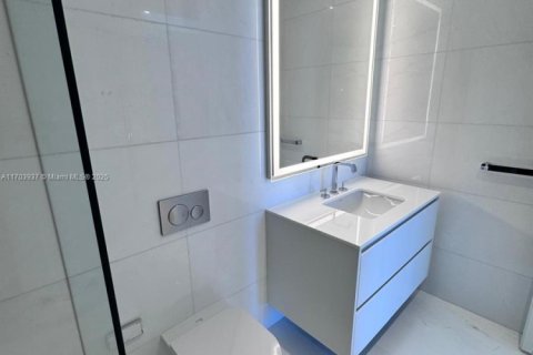 Купить кондоминиум в Майами, Флорида 1 спальня, 92.62м2, № 1714845 - фото 11