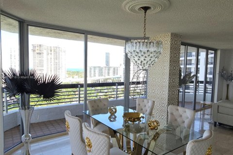 Condominio en alquiler en Aventura, Florida, 2 dormitorios, 125.7 m2 № 1934317 - foto 29