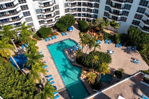 Condominio en alquiler en Aventura, Florida, 2 dormitorios, 125.7 m2 № 1934317 - foto 2