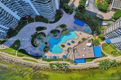 Condominio en alquiler en Aventura, Florida, 2 dormitorios, 125.7 m2 № 1934317 - foto 16