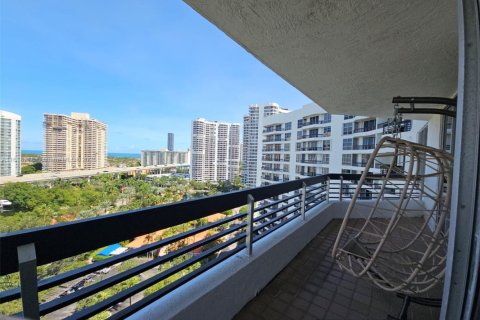 Condominio en alquiler en Aventura, Florida, 2 dormitorios, 125.7 m2 № 1934317 - foto 25