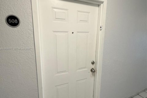 Condominio en alquiler en Miami, Florida, 2 dormitorios, 95.04 m2 № 2009981 - foto 6