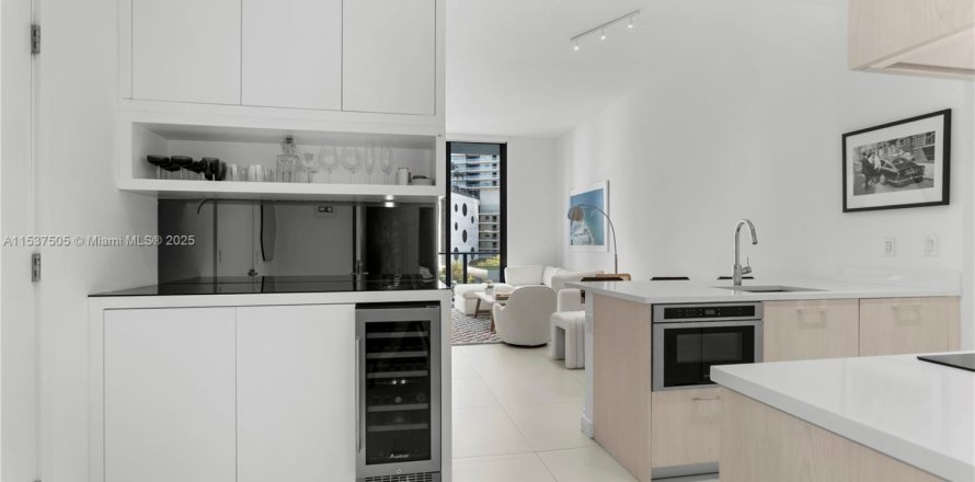 Studio in the Condo in Miami, Florida № 1732147