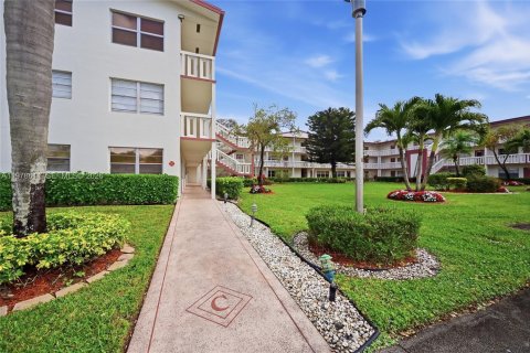 Condo in Boca Raton, Florida, 1 bedroom  № 2044453 - photo 2