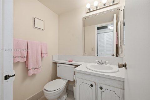 Condo in Boca Raton, Florida, 1 bedroom  № 2044453 - photo 12