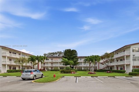 Condo in Boca Raton, Florida, 1 bedroom  № 2044453 - photo 1