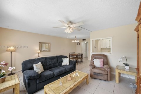 Condo in Boca Raton, Florida, 1 bedroom  № 2044453 - photo 6
