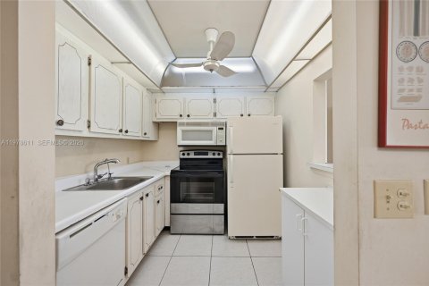 Condo in Boca Raton, Florida, 1 bedroom  № 2044453 - photo 9