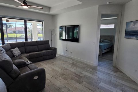 Casa en alquiler en Cape Coral, Florida, 3 dormitorios, 155.98 m2 № 1765615 - foto 10
