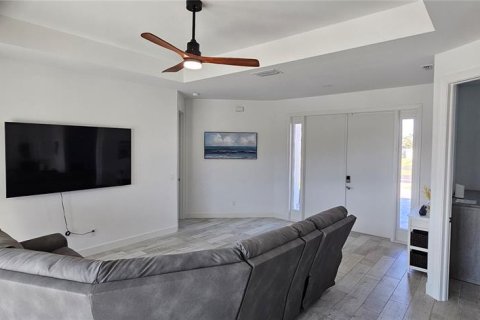 Casa en alquiler en Cape Coral, Florida, 3 dormitorios, 155.98 m2 № 1765615 - foto 9