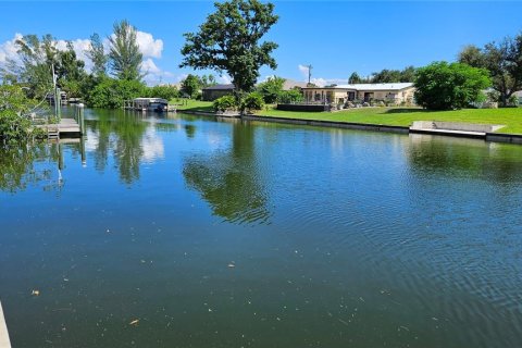 Casa en alquiler en Cape Coral, Florida, 3 dormitorios, 155.98 m2 № 1765615 - foto 30