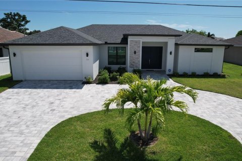 Casa en alquiler en Cape Coral, Florida, 3 dormitorios, 155.98 m2 № 1765615 - foto 1
