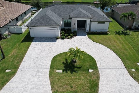 Casa en alquiler en Cape Coral, Florida, 3 dormitorios, 155.98 m2 № 1765615 - foto 29