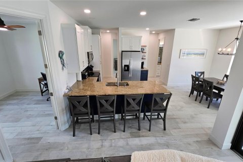 Casa en alquiler en Cape Coral, Florida, 3 dormitorios, 155.98 m2 № 1765615 - foto 13