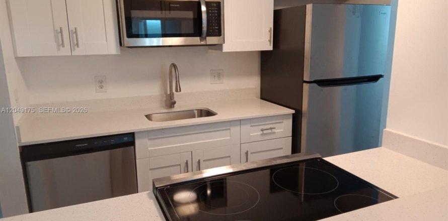 Condo à Pompano Beach, Floride, 2 chambres  № 2279071