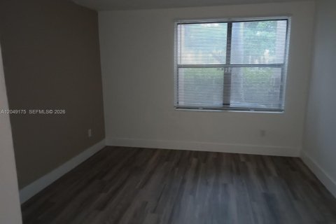 Copropriété à louer à Pompano Beach, Floride: 2 chambres, 91.04 m2 № 2279071 - photo 5