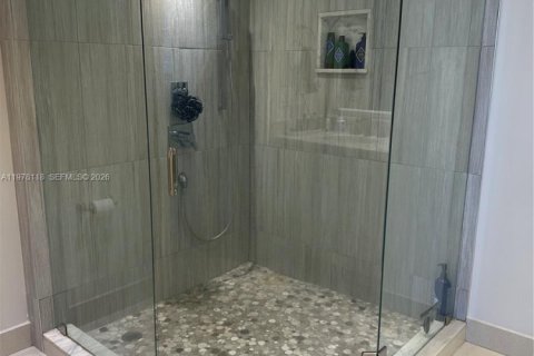 Condo in Miami, Florida, 2 bedrooms  № 2044699 - photo 5