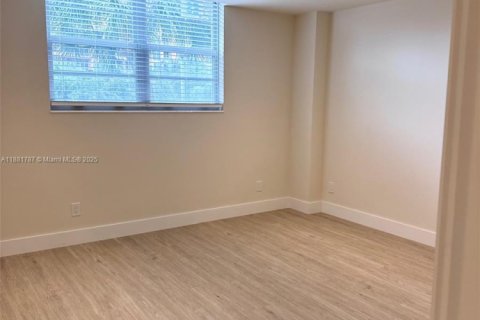 Снять в аренду кондоминиум в Корал-Гейблс, Флорида 1 спальня, 84.54м2, № 1929358 - фото 13