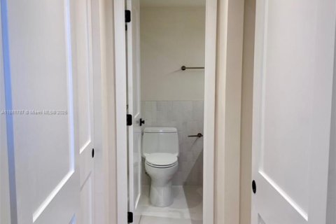 Снять в аренду кондоминиум в Корал-Гейблс, Флорида 1 спальня, 84.54м2, № 1929358 - фото 14