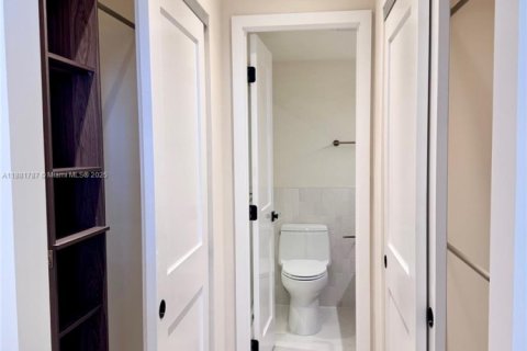 Снять в аренду кондоминиум в Корал-Гейблс, Флорида 1 спальня, 84.54м2, № 1929358 - фото 17