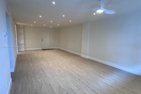 Снять в аренду кондоминиум в Корал-Гейблс, Флорида 1 спальня, 84.54м2, № 1929358 - фото 22