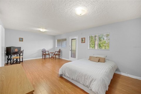 Condo in Seminole, Florida, 1 bedroom  № 1722708 - photo 17