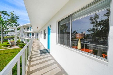 Condo in Seminole, Florida, 1 bedroom  № 1722708 - photo 7