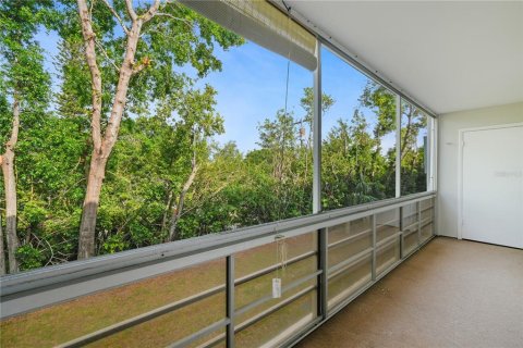 Condo in Seminole, Florida, 1 bedroom  № 1722708 - photo 24
