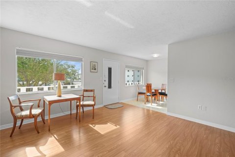 Condo in Seminole, Florida, 1 bedroom  № 1722708 - photo 10