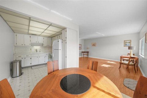 Condo in Seminole, Florida, 1 bedroom  № 1722708 - photo 14