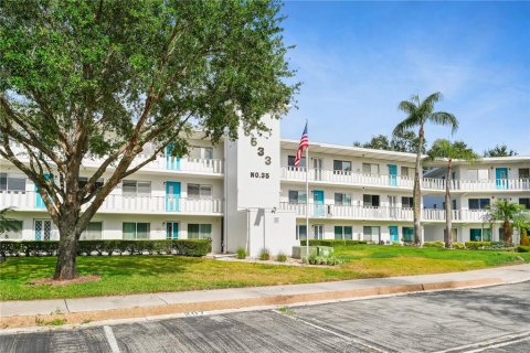 Condo in Seminole, Florida, 1 bedroom  № 1722708 - photo 5