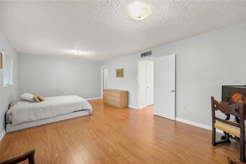 Condo in Seminole, Florida, 1 bedroom  № 1722708 - photo 18