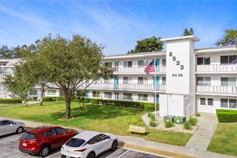 Condo in Seminole, Florida, 1 bedroom  № 1722708 - photo 3