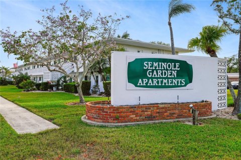 Condo in Seminole, Florida, 1 bedroom  № 1722708 - photo 2