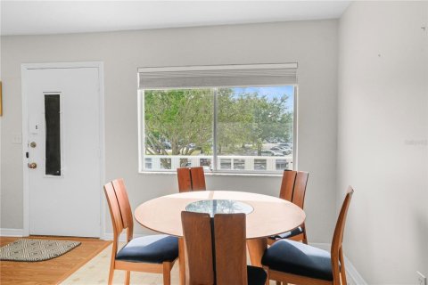 Condo in Seminole, Florida, 1 bedroom  № 1722708 - photo 12